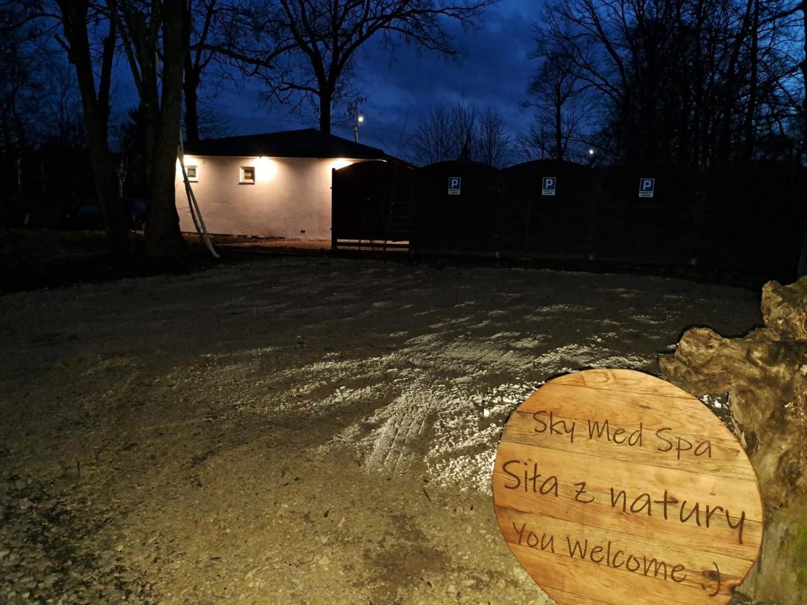 Nocleg W Koronach Drzew Kutno Exterior foto